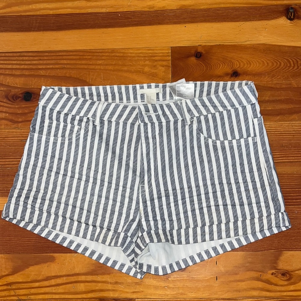 NEW H&M Juniors/Womens Stripes Shorts 10